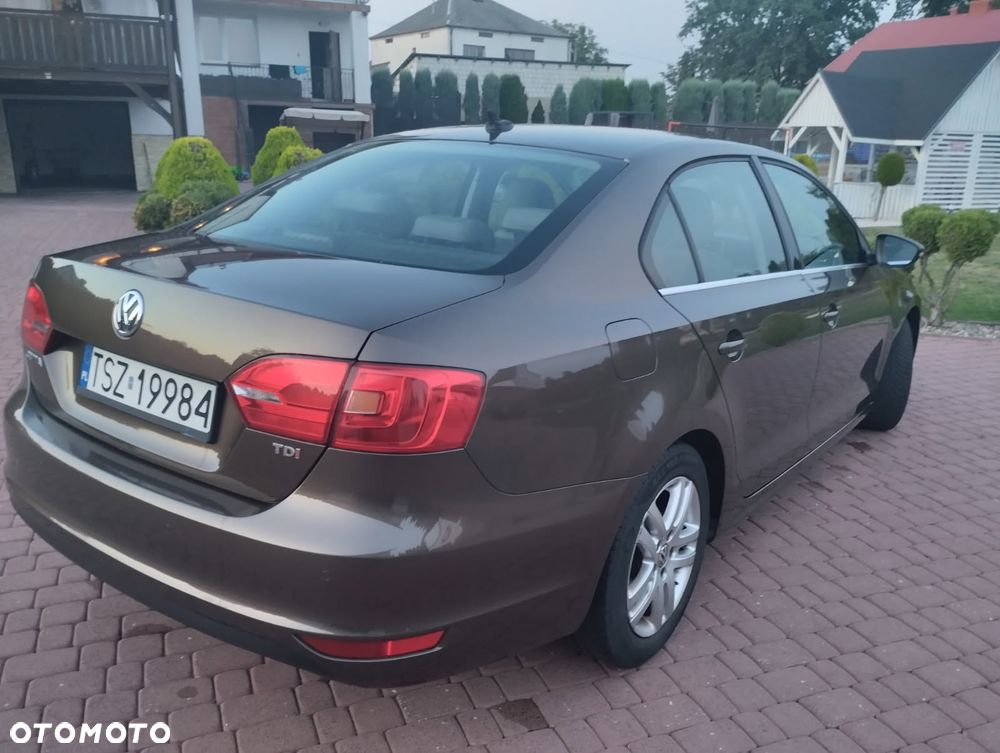 Volkswagen Jetta 1.6 TDI Comfortline - 6