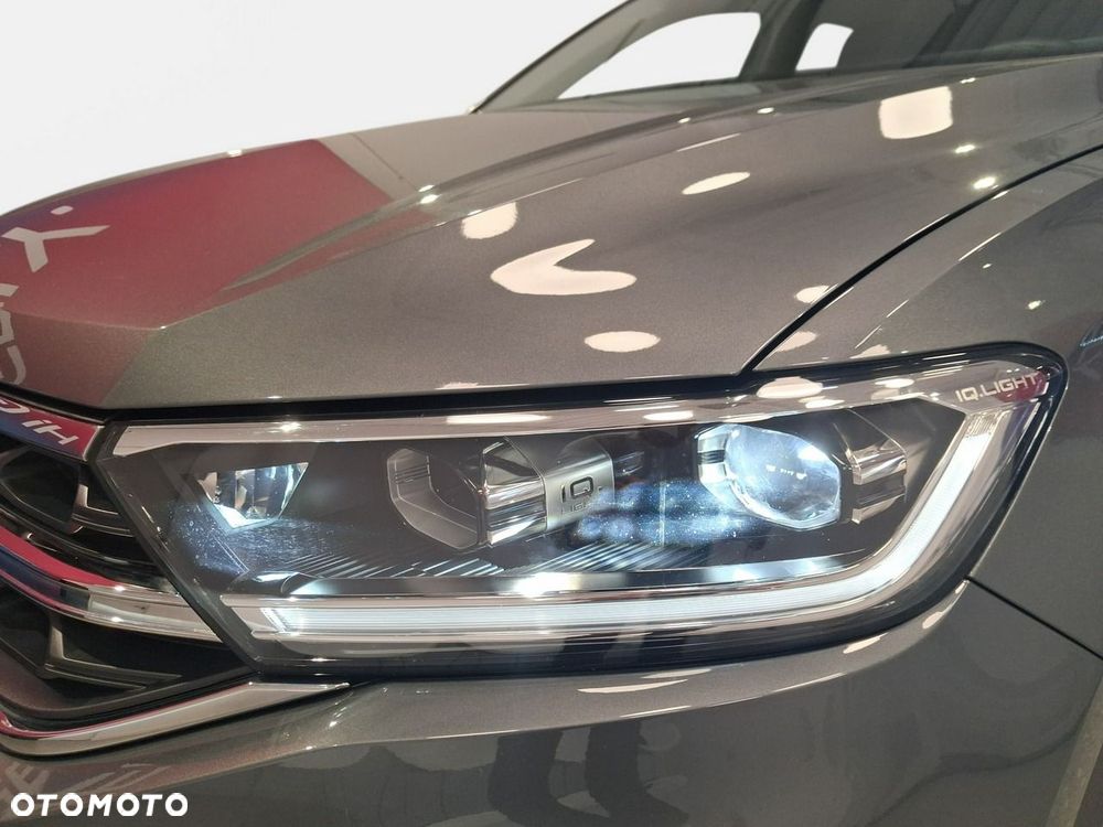 Volkswagen T-Roc - 10