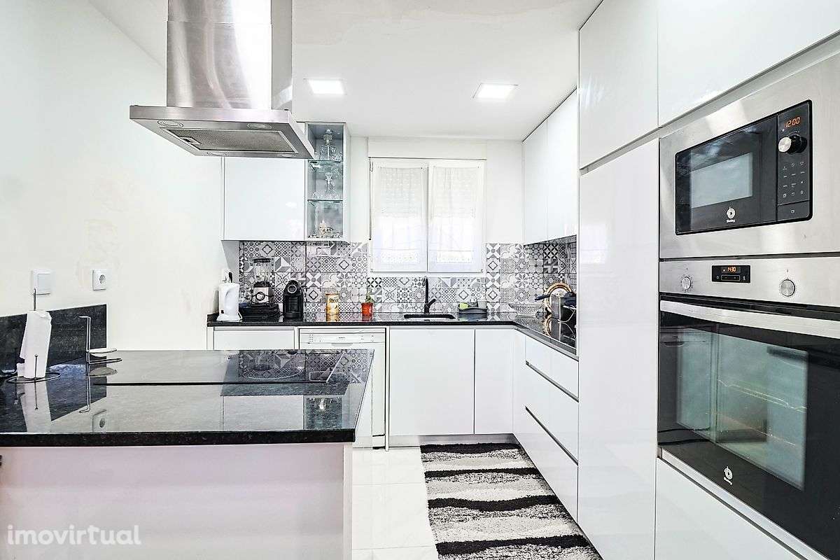 Moradia T2 para venda - Grande imagem: 2/25