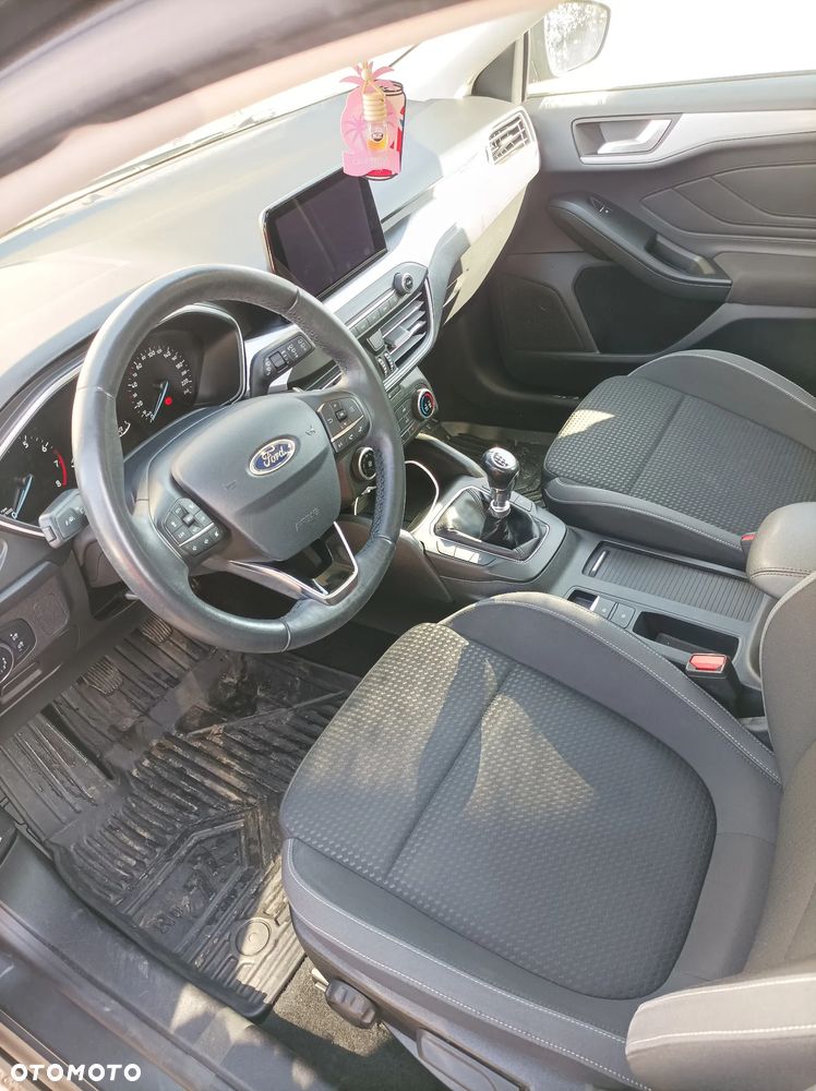 Ford Focus 1.0 EcoBoost Active - 4