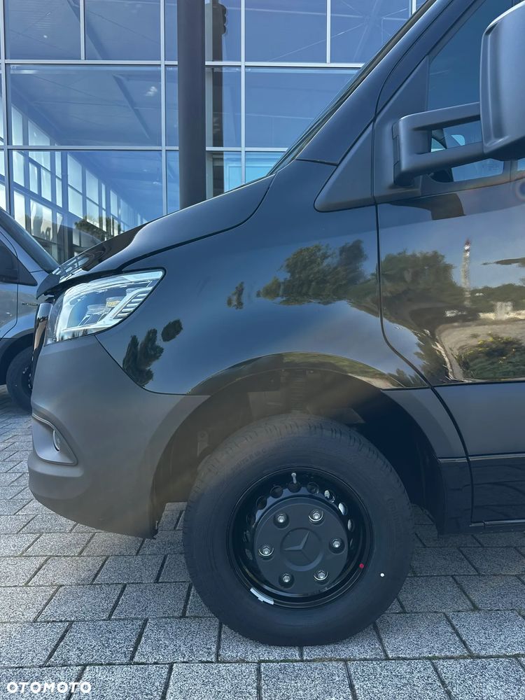 Mercedes-Benz Sprinter - 30