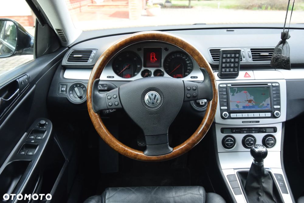 Volkswagen Passat 2.0 TDI 4Motion Individual - 21