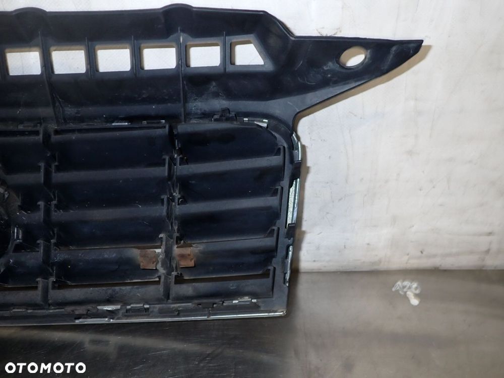 GRILL ATRAPA AUDI A3 8P 2.0TDI 8P3853651 - 8
