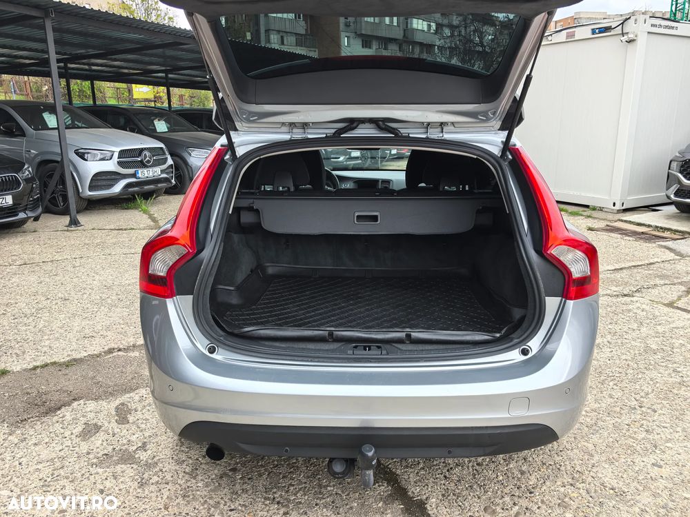 Volvo V60 D4 Geartronic Momentum - 21