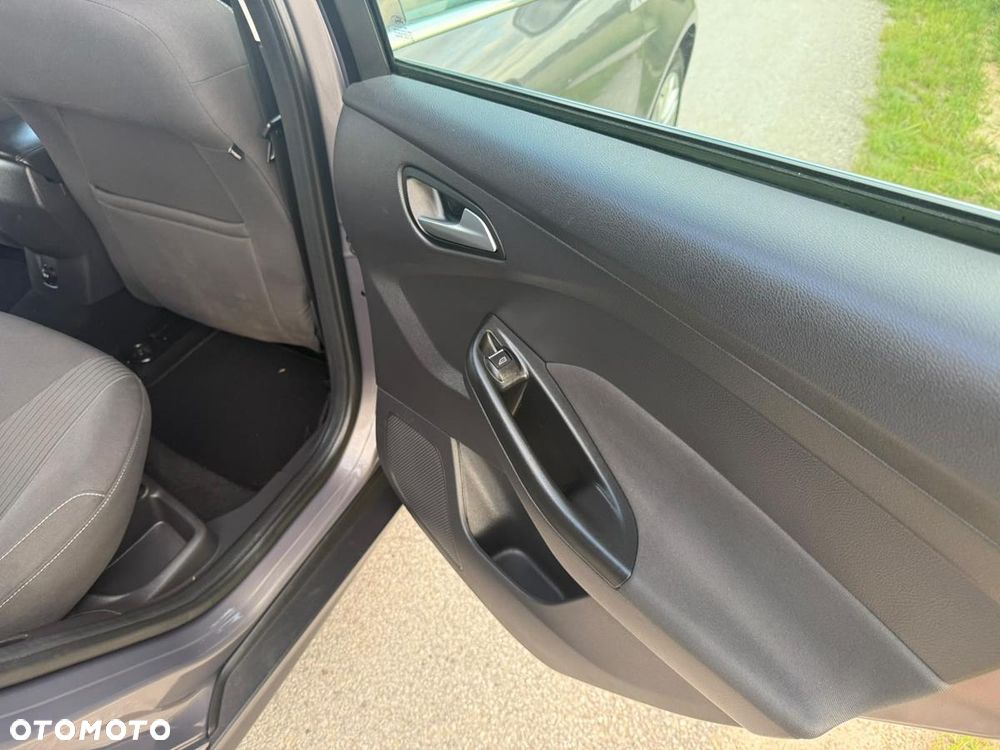 Ford Focus - 23
