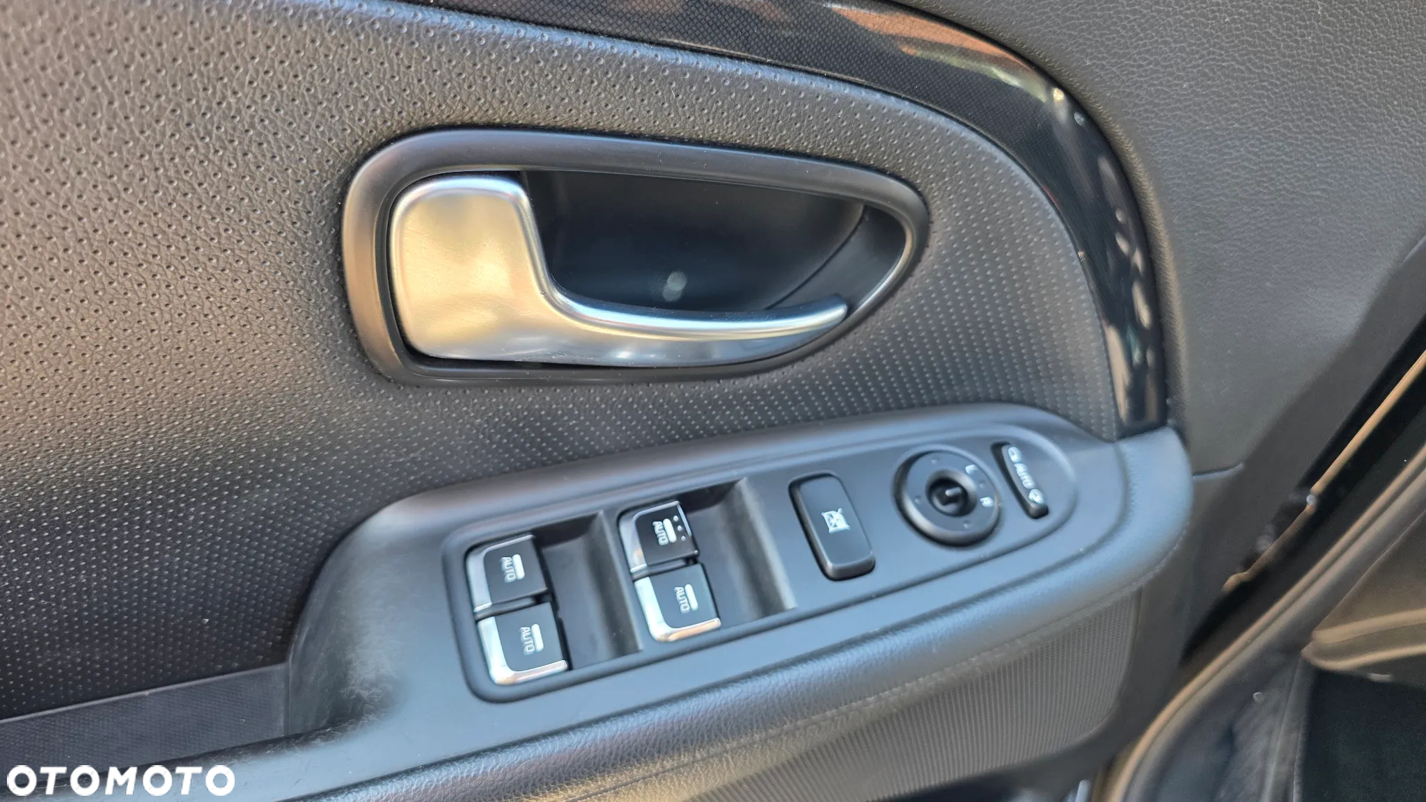 Kia Carens 1.6 GDI S 7os - 27