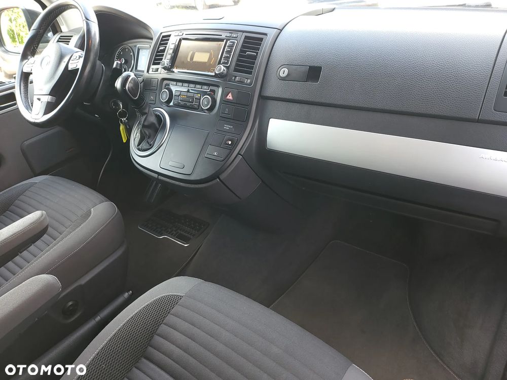 Volkswagen Multivan - 36