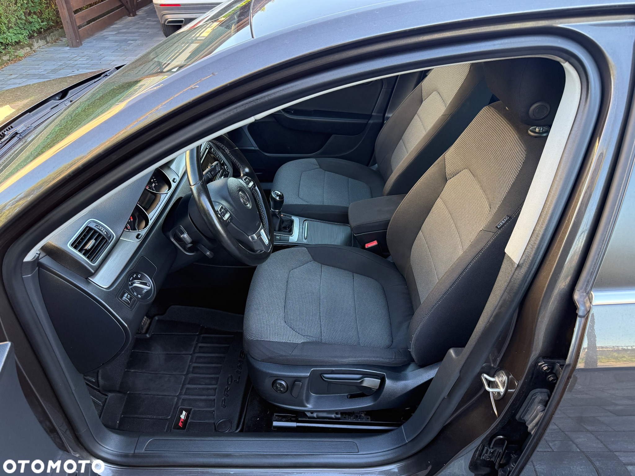 Volkswagen Passat 2.0 TDI Highline - 14