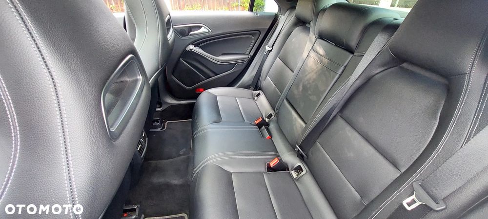 Mercedes-Benz CLA 250 7G-DCT - 6