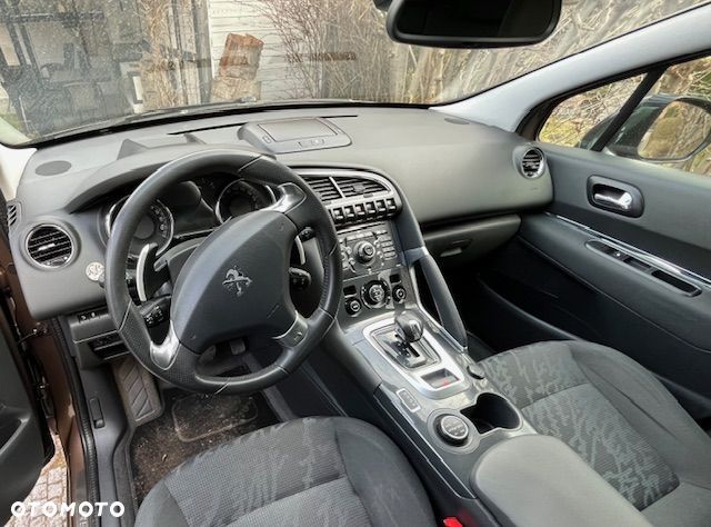 Peugeot 3008 2.0 HYbrid4 - 7