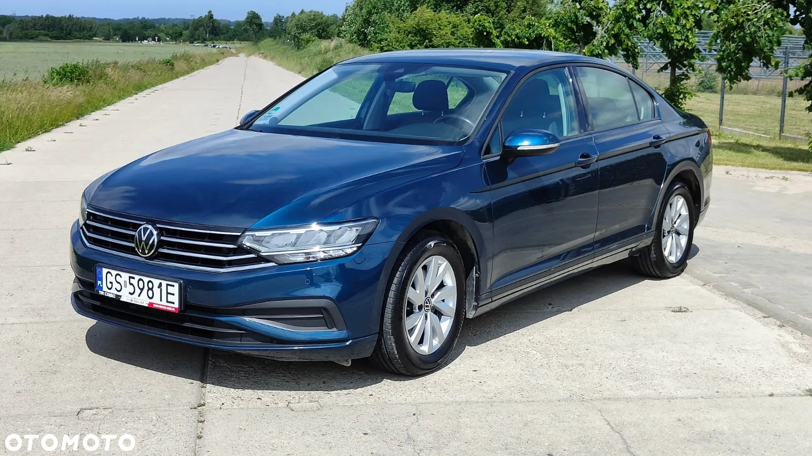 Volkswagen Passat - 2