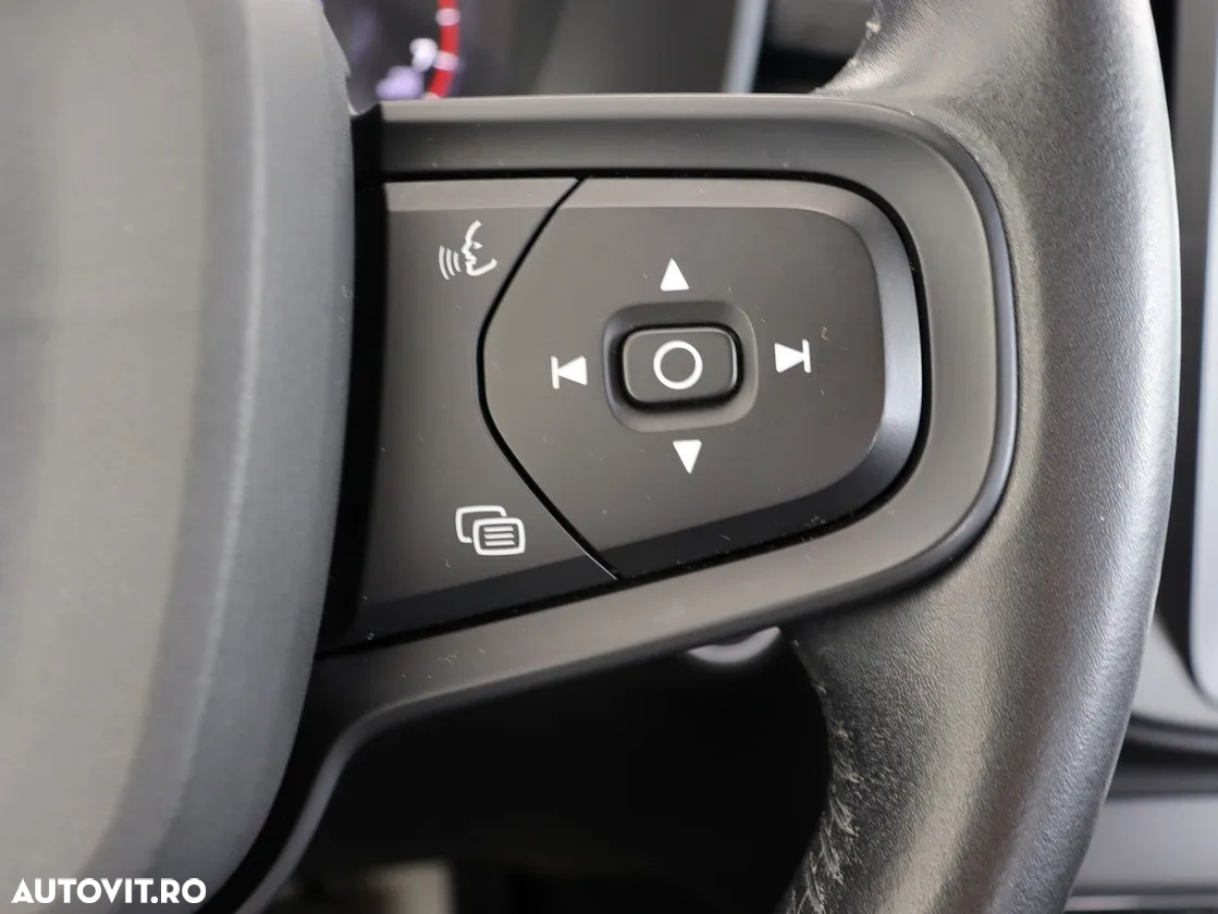 Volvo XC 40 T3 AT8 Momentum - 18