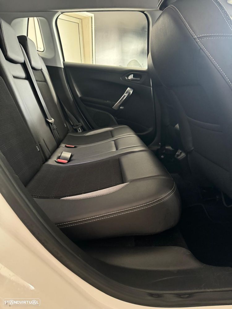 Peugeot 2008 PureTech 82 Allure - 15