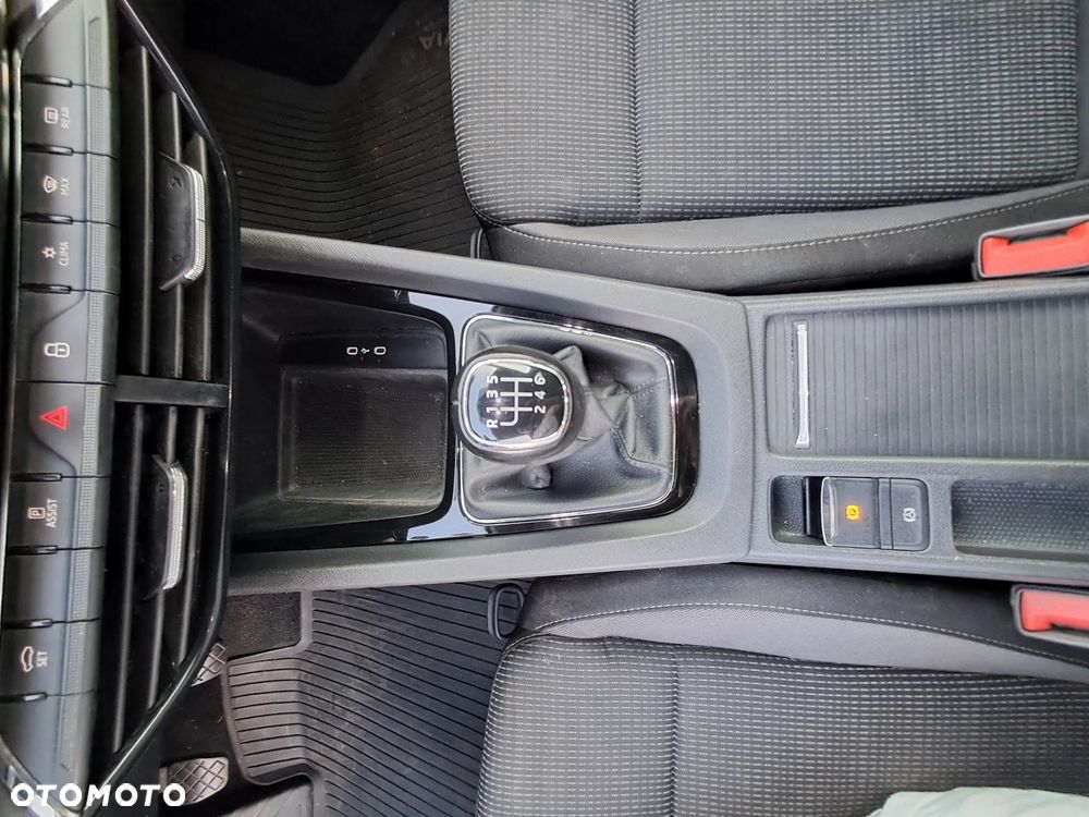 Skoda Octavia 1.5 TSI ACT Active - 33