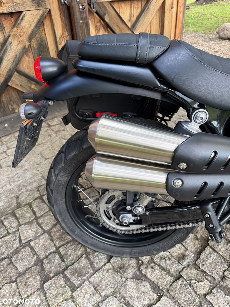 Triumph Street Scrambler - 11