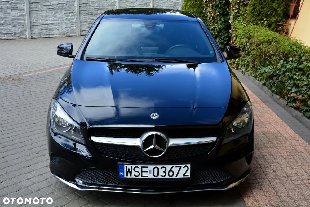 Mercedes-Benz CLA 200 Urban - 17
