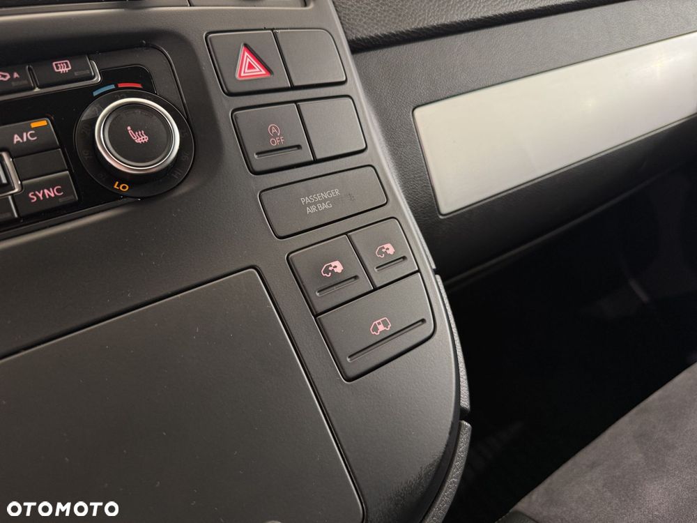 Volkswagen Multivan - 30