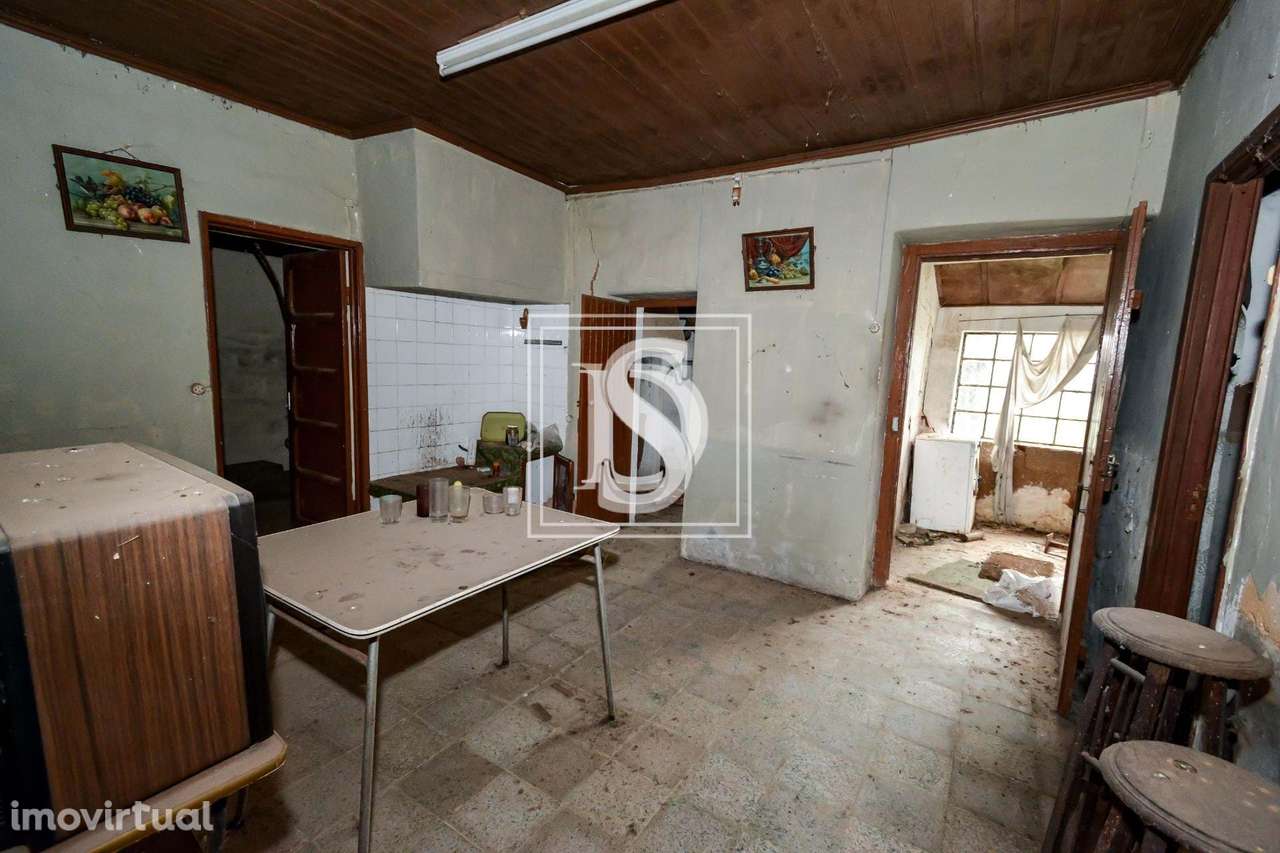 Moradia para Restaurar T4 em UDF de Casais e Alviobeira - Grande imagem: 3/10