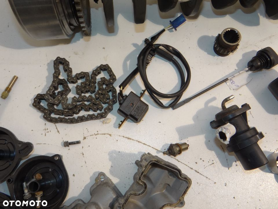 Honda CBF 600 SC38 wał korbowy panewki wałek rozrządu korbowody szklanki tłoki płytki zaworowe - 7
