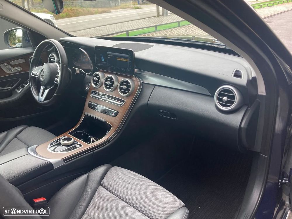 Mercedes-Benz C 300 de T 9G-TRONIC Avantgarde — fotografia 33