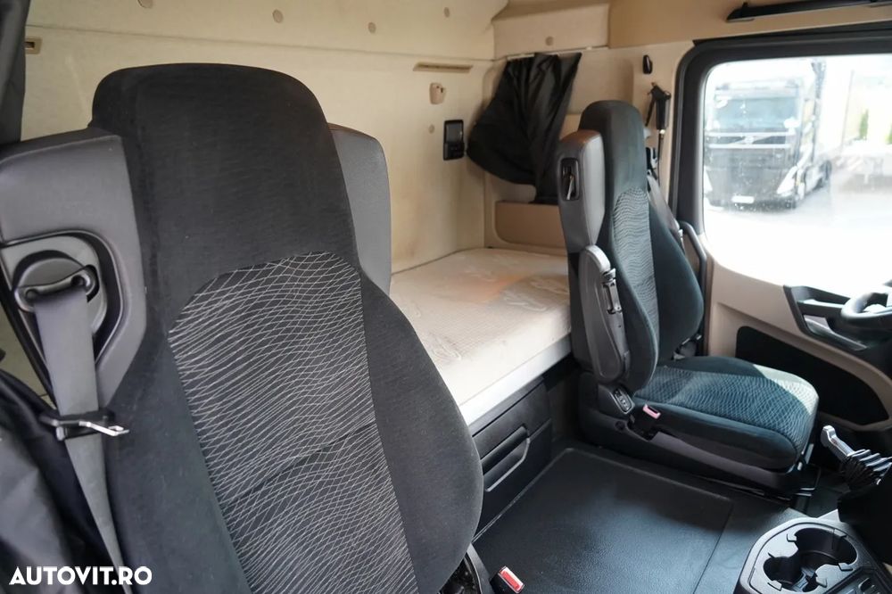 Mercedes-Benz ACTROS 2545 / CORTINĂ  8,8 m / DHOLLANDIA LIFT - 2.000 KG / PODEA REZISTENTĂ / PUNȚ DE DIRECȚIE / EURO 6 - 34