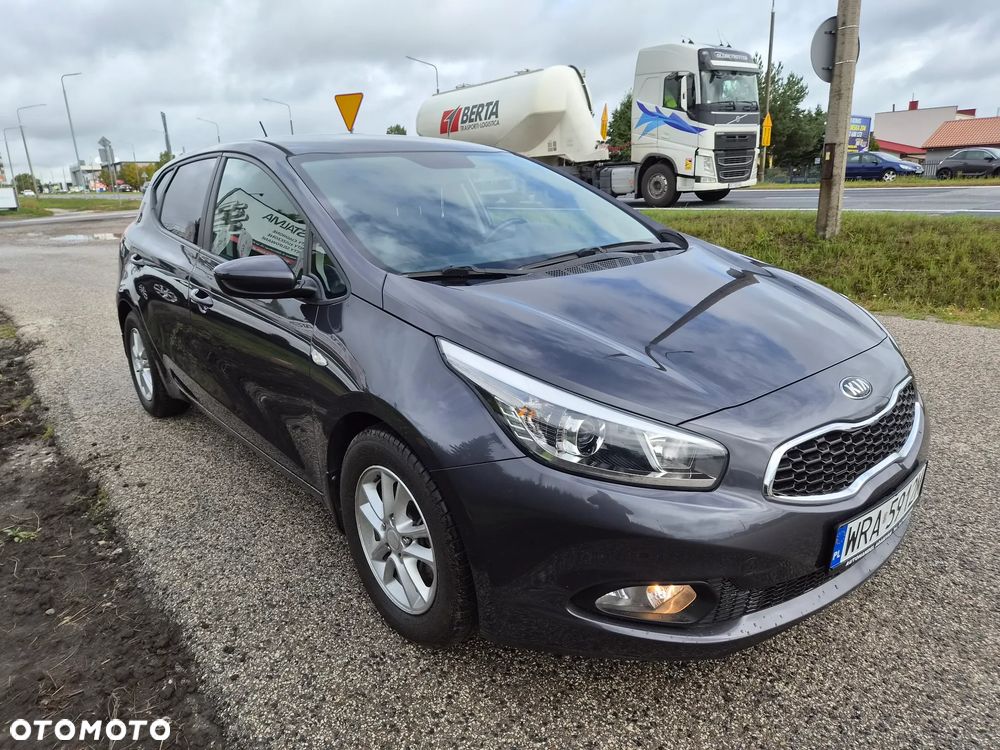 Kia Ceed 1.4 CVVT Attract - 3
