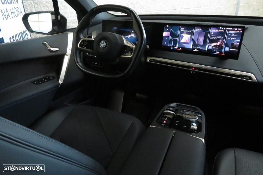BMW iX xDrive 40 - 11