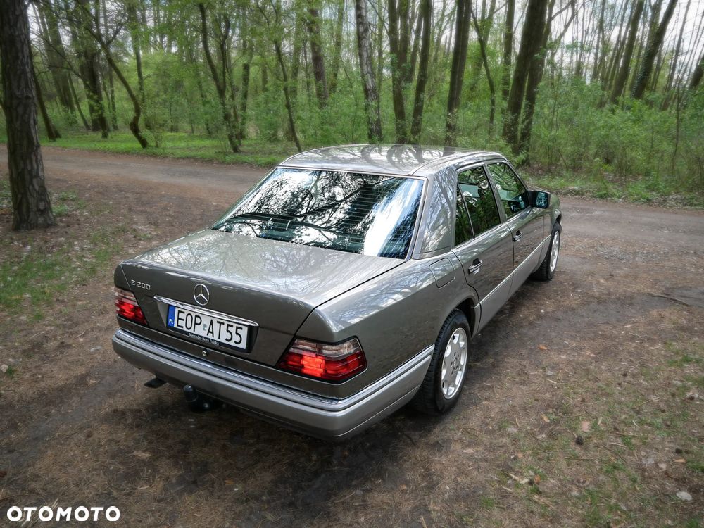 Mercedes-Benz W124 (1984-1993) - 28