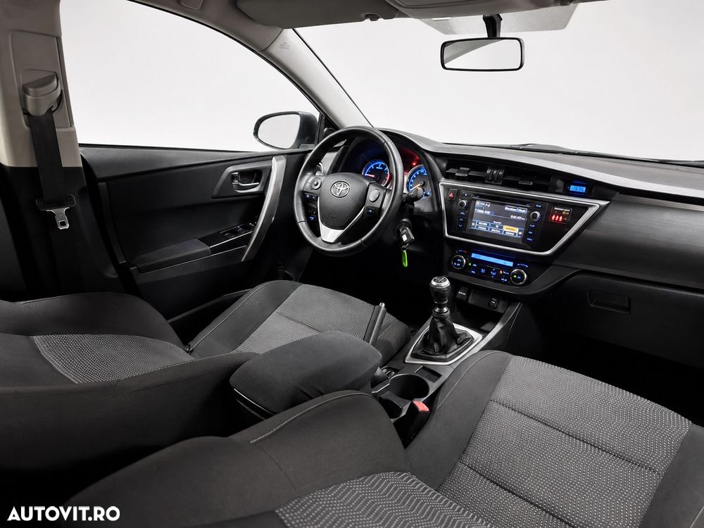 Toyota Auris 1.4 D-4D Luna - 5