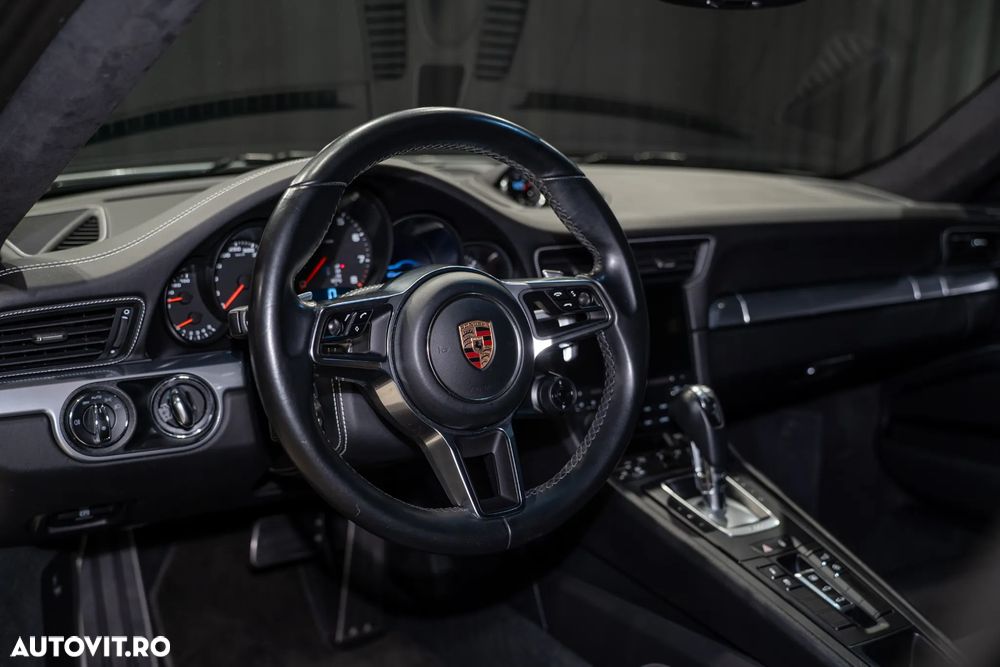 Porsche 911 Carrera 4S PDK - 21