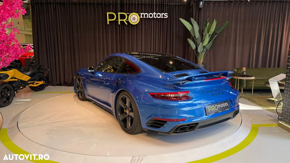 Porsche 911-TURBO-S - 7