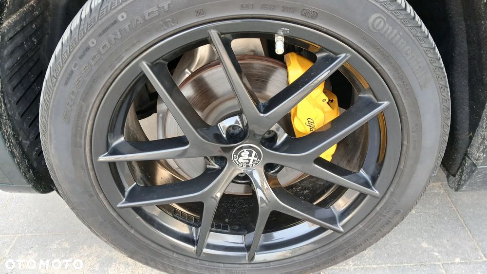 Alfa Romeo Stelvio 2.0 Turbo 16V AT8-Q4 Ti - 12