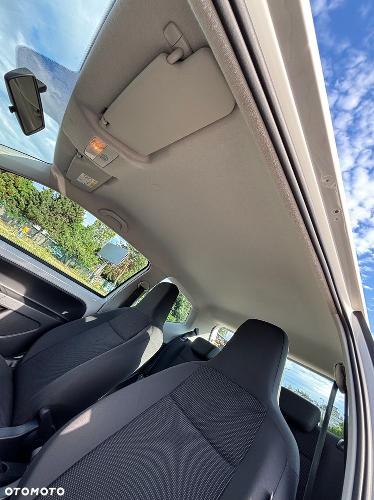 Volkswagen up! take - 18
