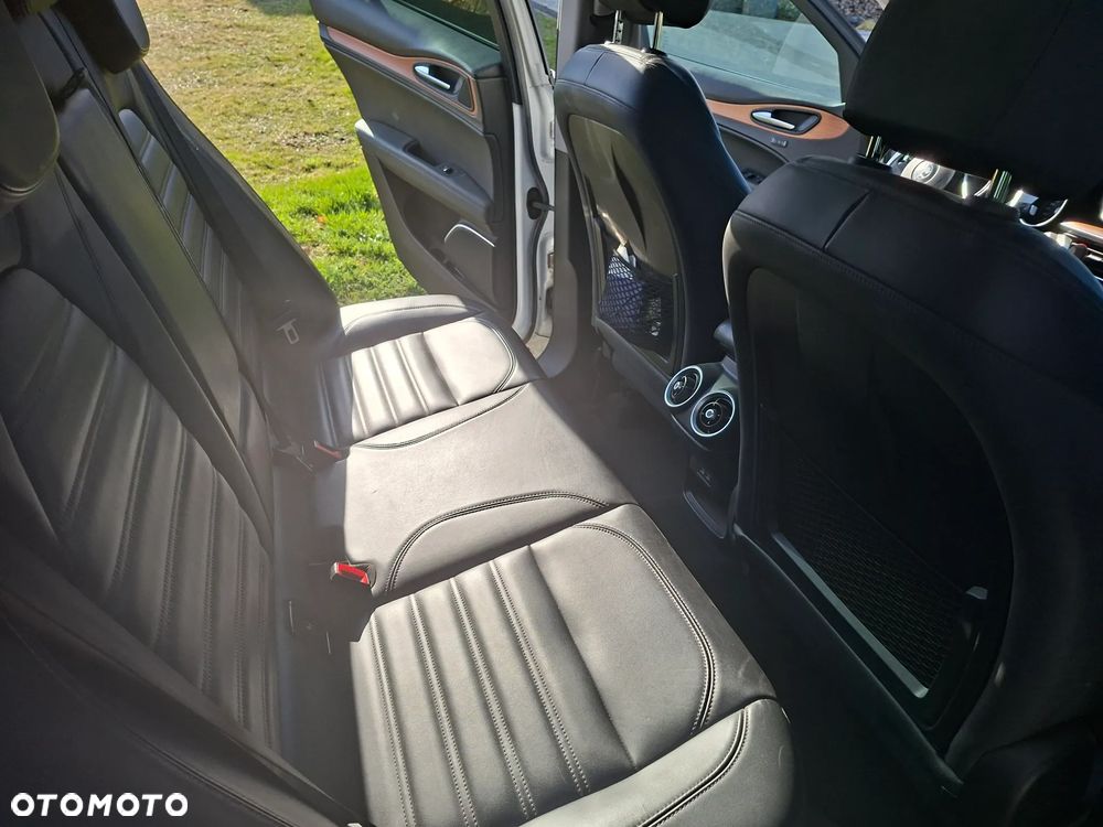 Alfa Romeo Stelvio 2.0 Turbo First Edition Q4 - 14