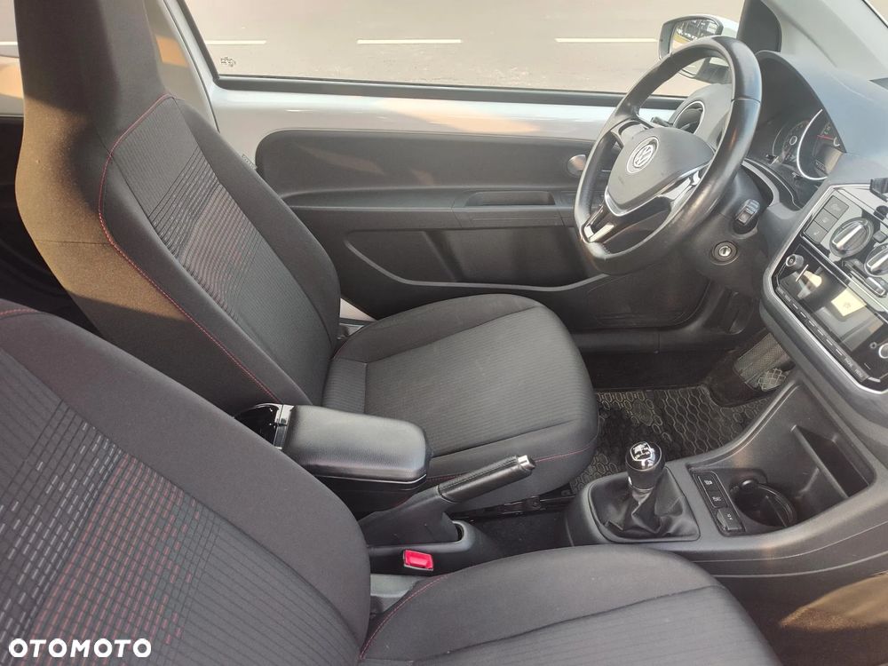 Volkswagen up! sound - 14
