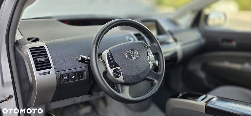 Toyota Prius 1.5 VVT-i Sol - 28