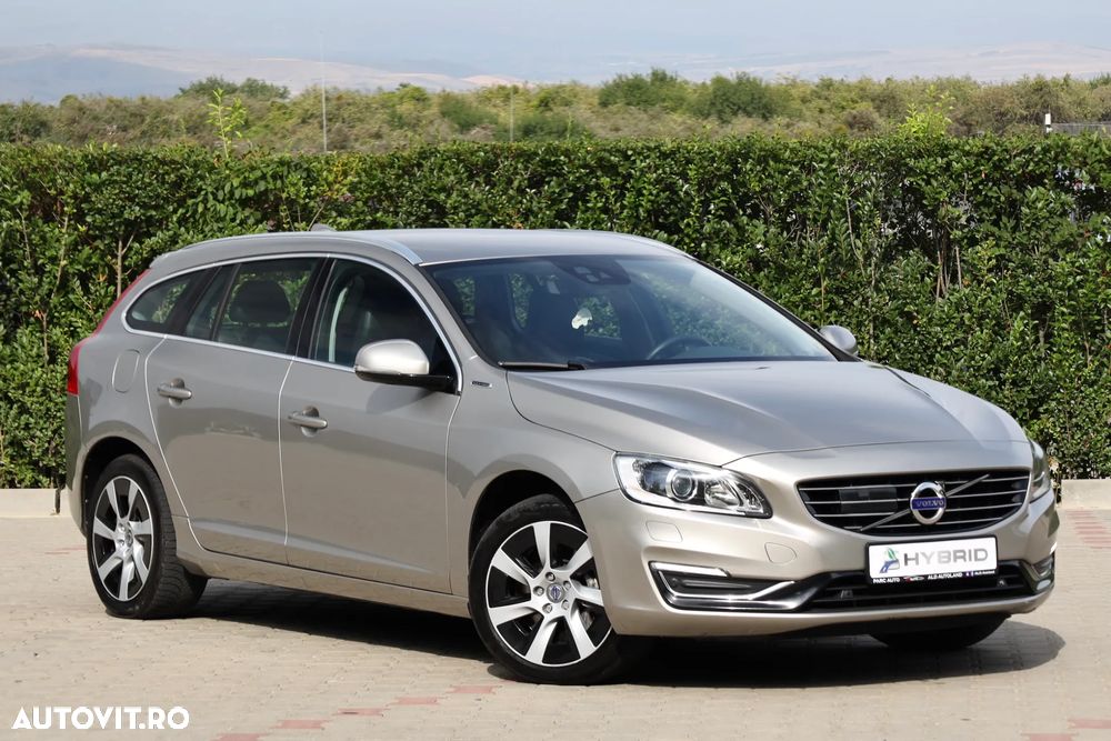 Volvo V60 D6 Plug-In-Hybrid AWD Geartronic Momentum - 4