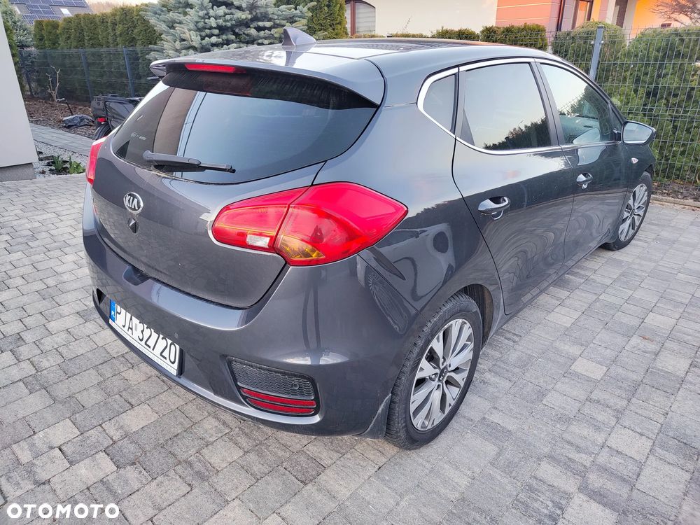 Kia Ceed 1.6 GDI Smart Plus DCT - 33