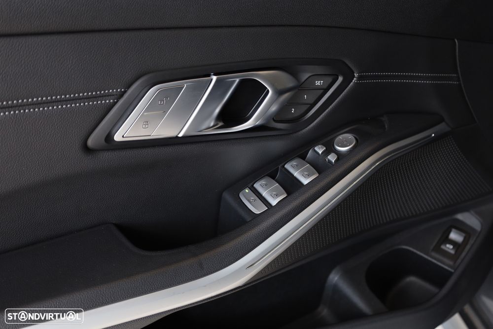 BMW 320 d Ultimate Auto - 19
