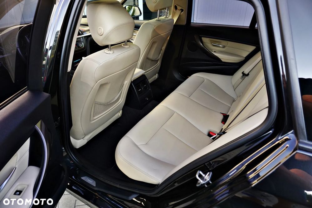 BMW Seria 3 330d Modern Line - 21