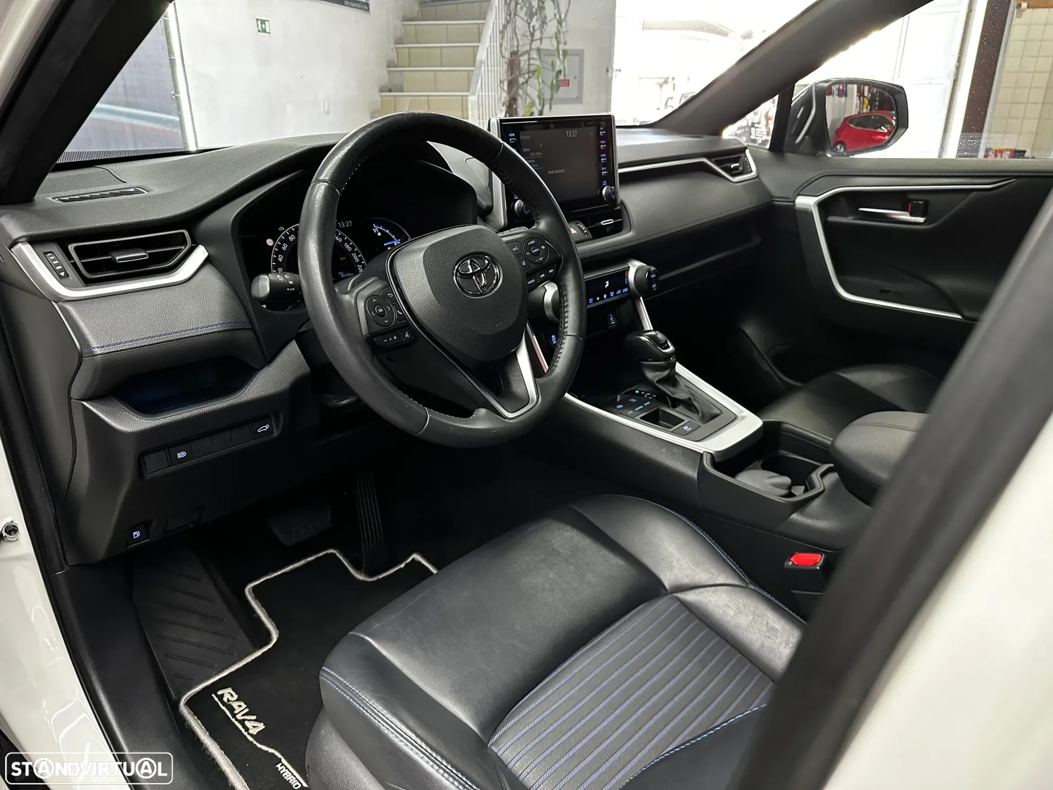 Toyota RAV4 2.5 HDF Square Collection - 18