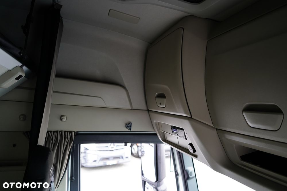 Iveco / S-WAY / 420 / E 6 / KONTENER + WINDA / 20 PALET / RETARDER / OŚ SKRĘTNA / ROLETA - 27