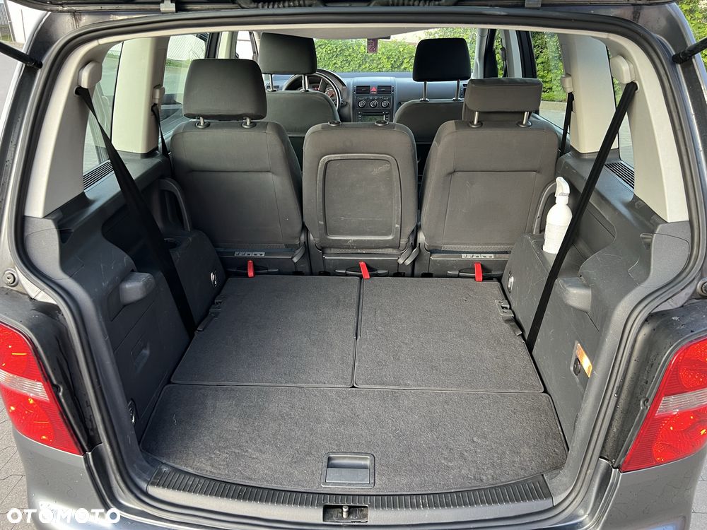 Volkswagen Touran - 3