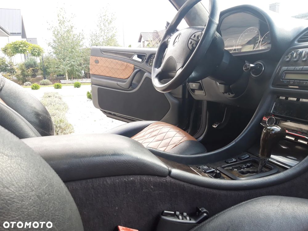Mercedes-Benz CLK - 26