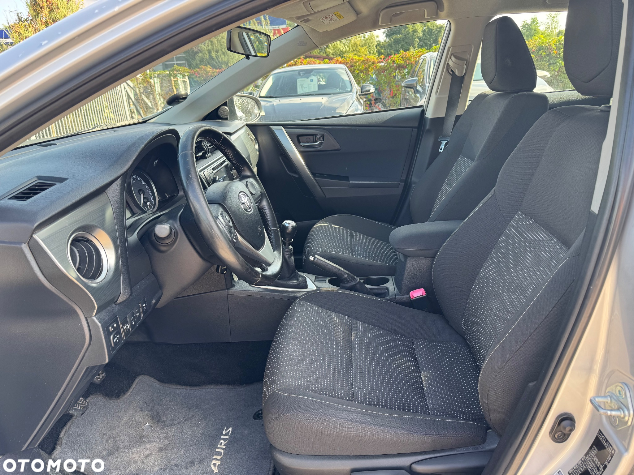 Toyota Auris 1.6 Premium - 21