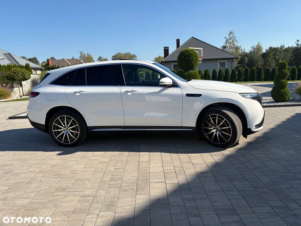Mercedes-Benz EQC - 30