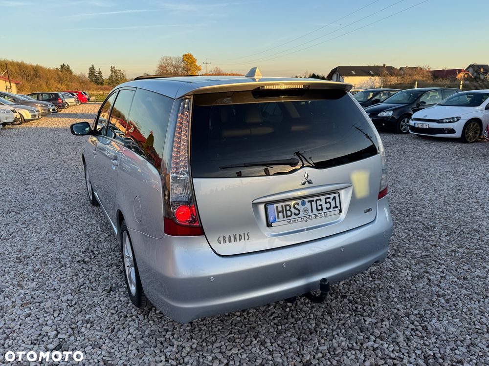 Mitsubishi Grandis 2.0 DI-D 6-Sitzer Intense - 20