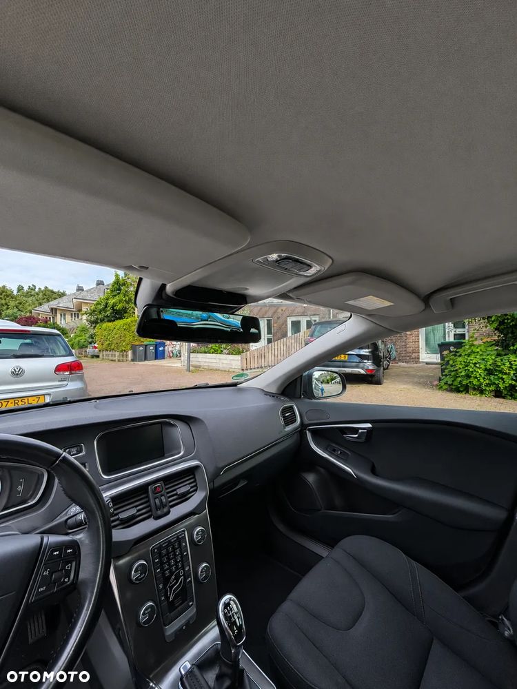 Volvo V40 D2 - 10