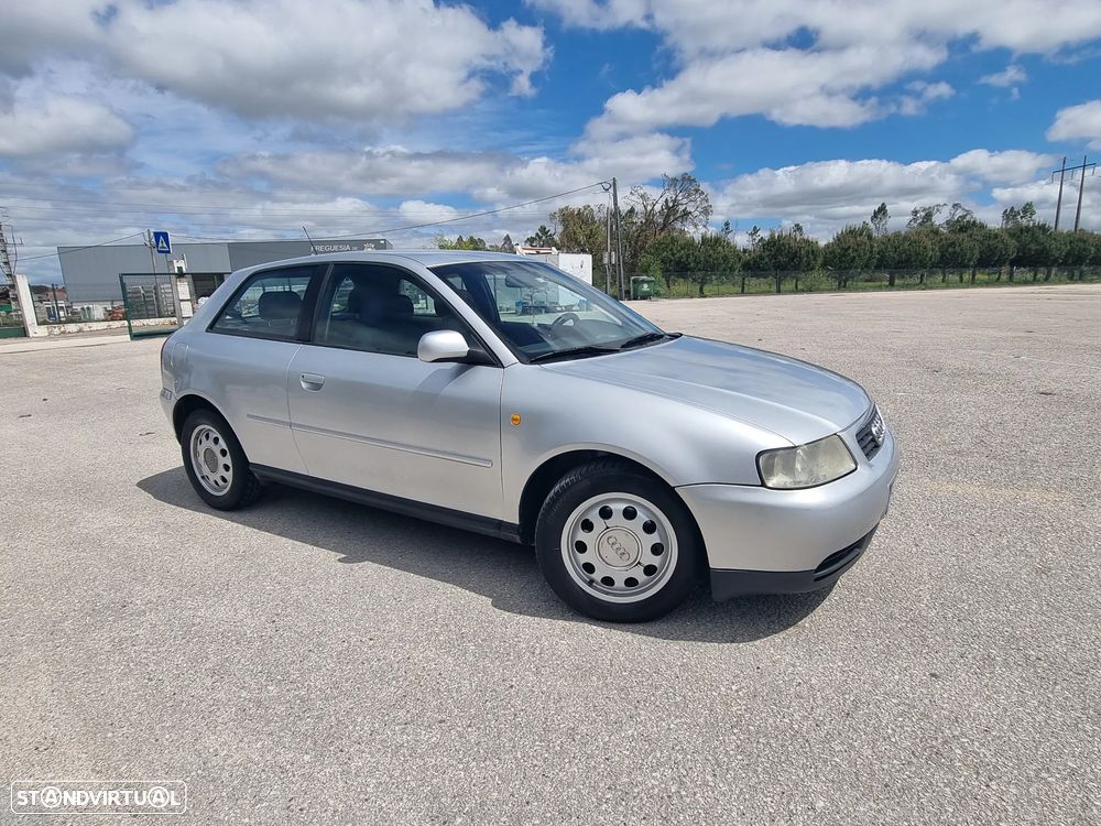 Audi A3 1.9 TDI Attraction - 1