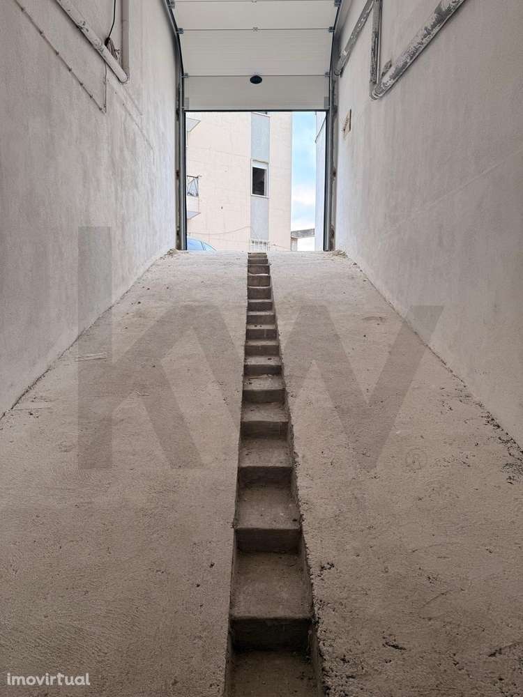 Garagem  para venda no centro do Montijo – Excelente oportunidade - Grande imagem: 3/7